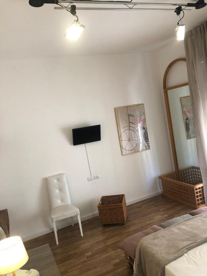 B&B Degli Artisti Suite Лечче Экстерьер фото