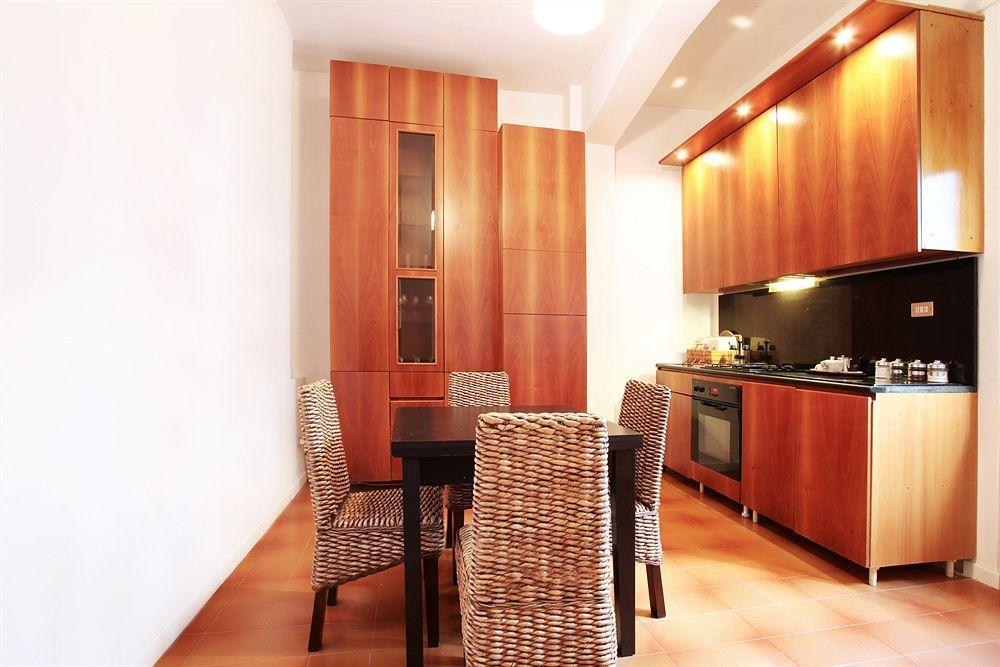 B&B Degli Artisti Suite Лечче Экстерьер фото
