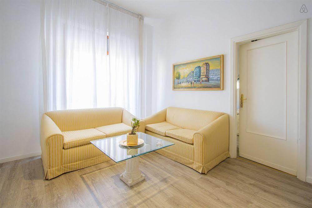 B&B Degli Artisti Suite Лечче Экстерьер фото